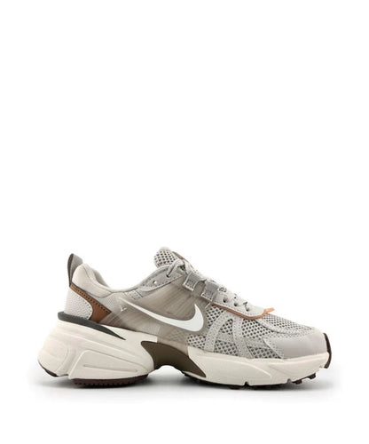 NIKE V2K RUN BEIGE