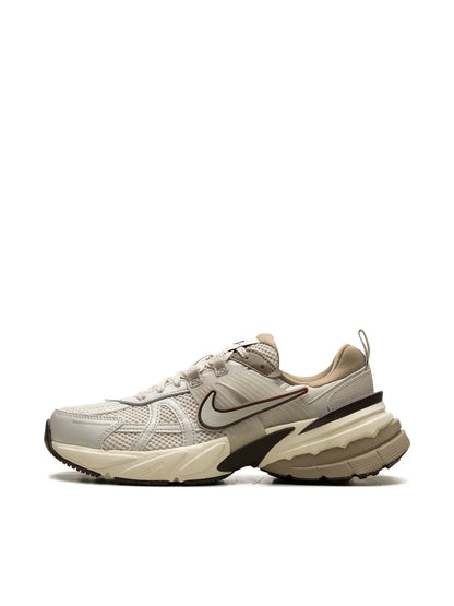 NIKE V2K RUN CAFÉ