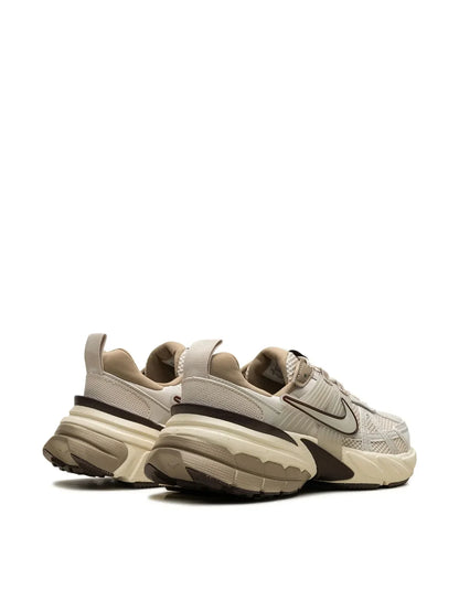 NIKE V2K RUN CAFÉ