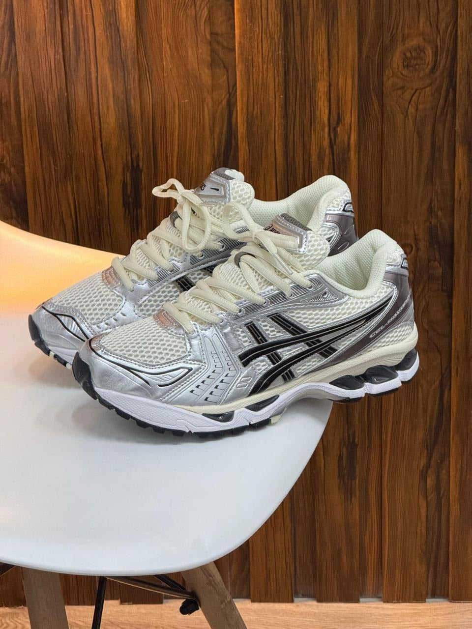 ASICS GEL KAYANO BLANCO/PLATA