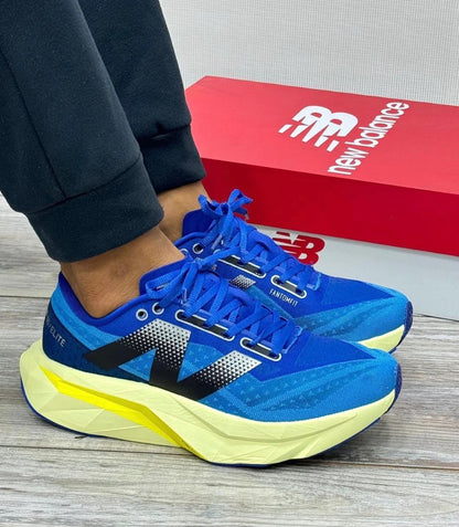 NEW BALANCE ELITE V4 AZUL REY