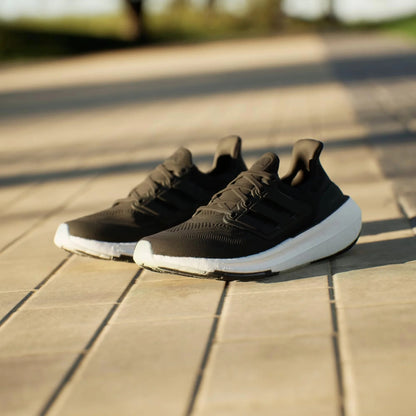 Ultraboost Light Negro/Blanco