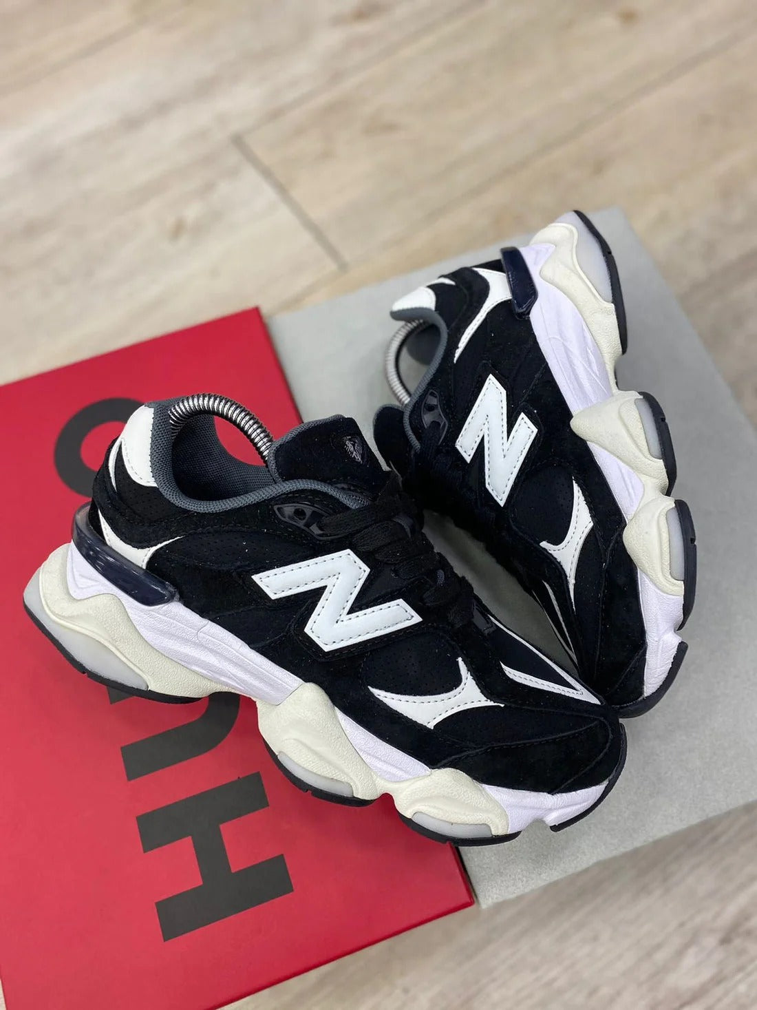 NEW BALANCE 9060 NEGRO/BLANCO