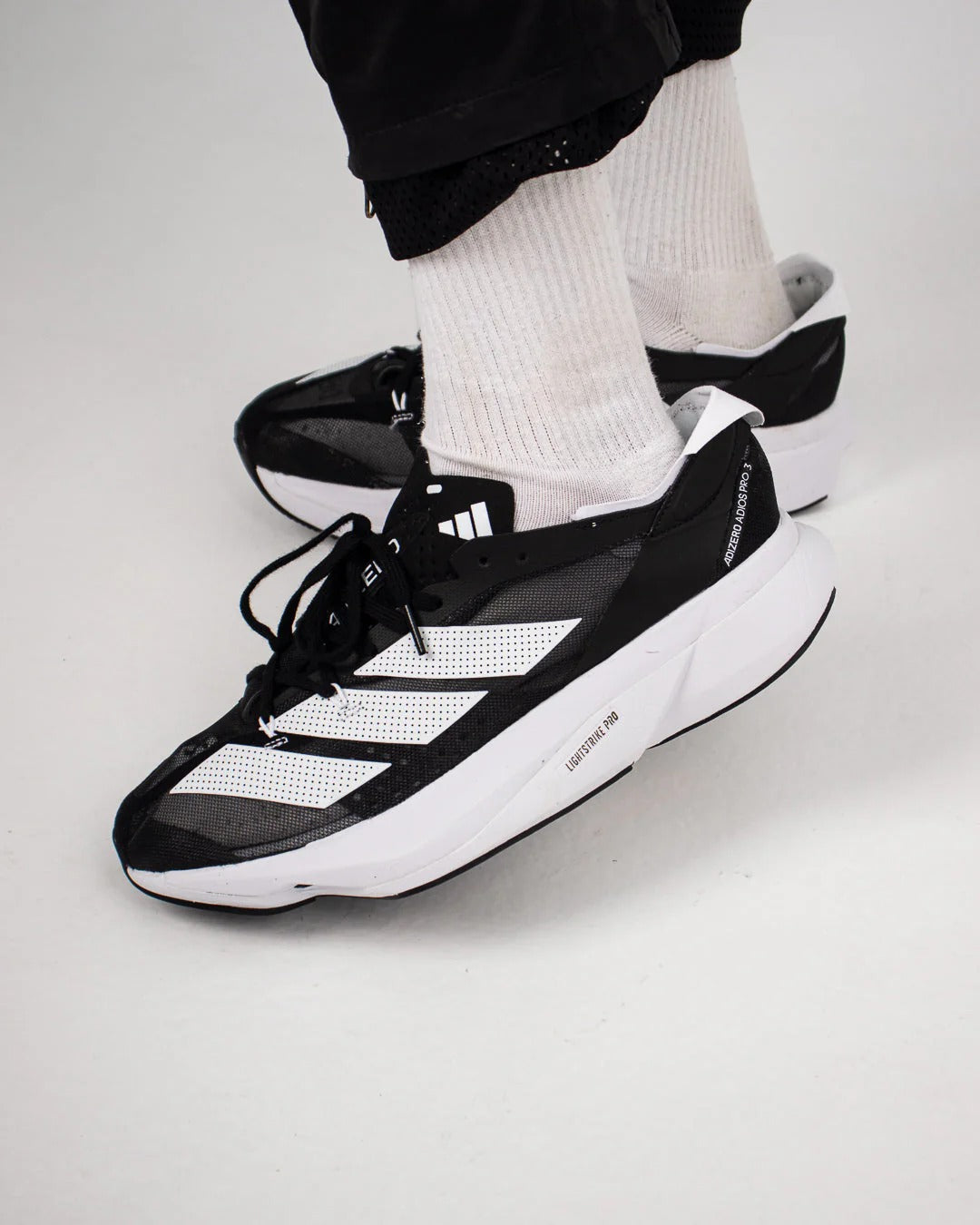 ADIZERO ADIOS PRO 3 NEGRO BLANCO