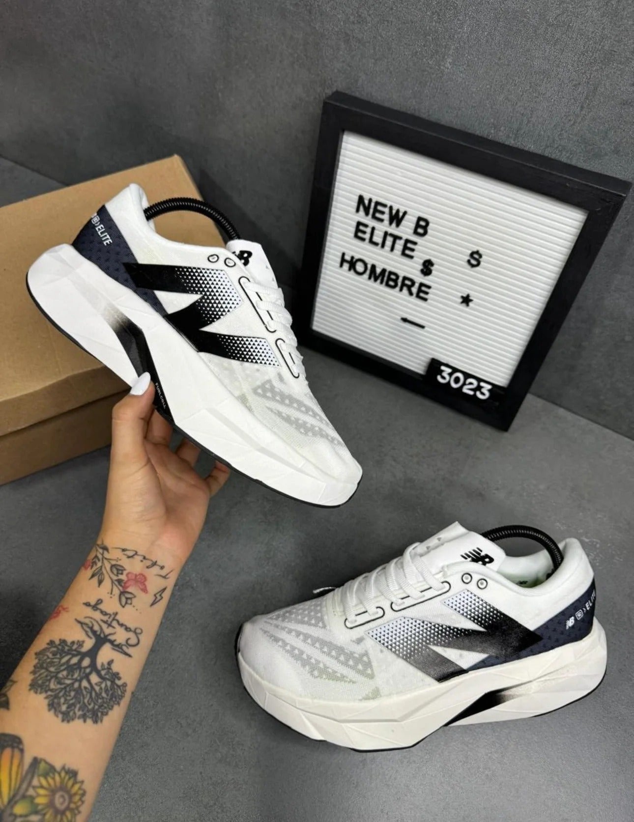 NEW BALANCE ELITE V4 BLANCO/NEGRO