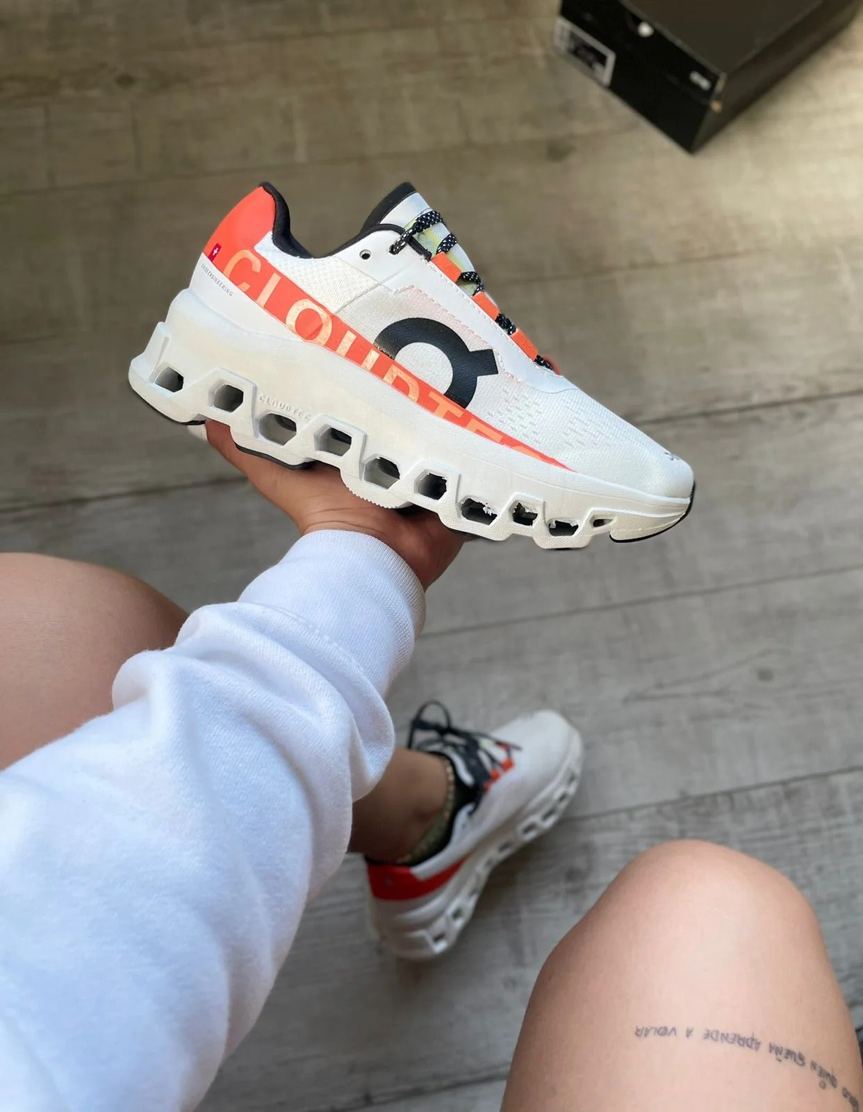 ON RUNNING CLOUDMONSTER BLANCO/NARANJA