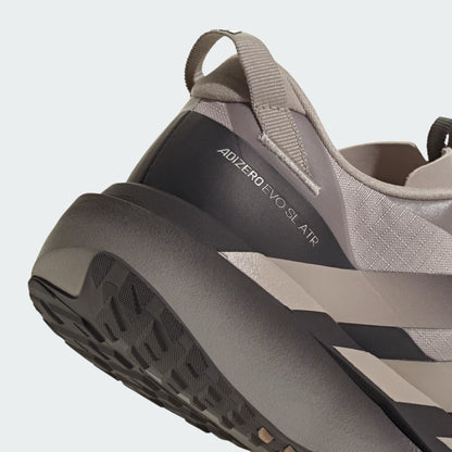 ADIDAS ADIZERO EVO SL ATR GRIS GRAFITO/ NEGRO MATE