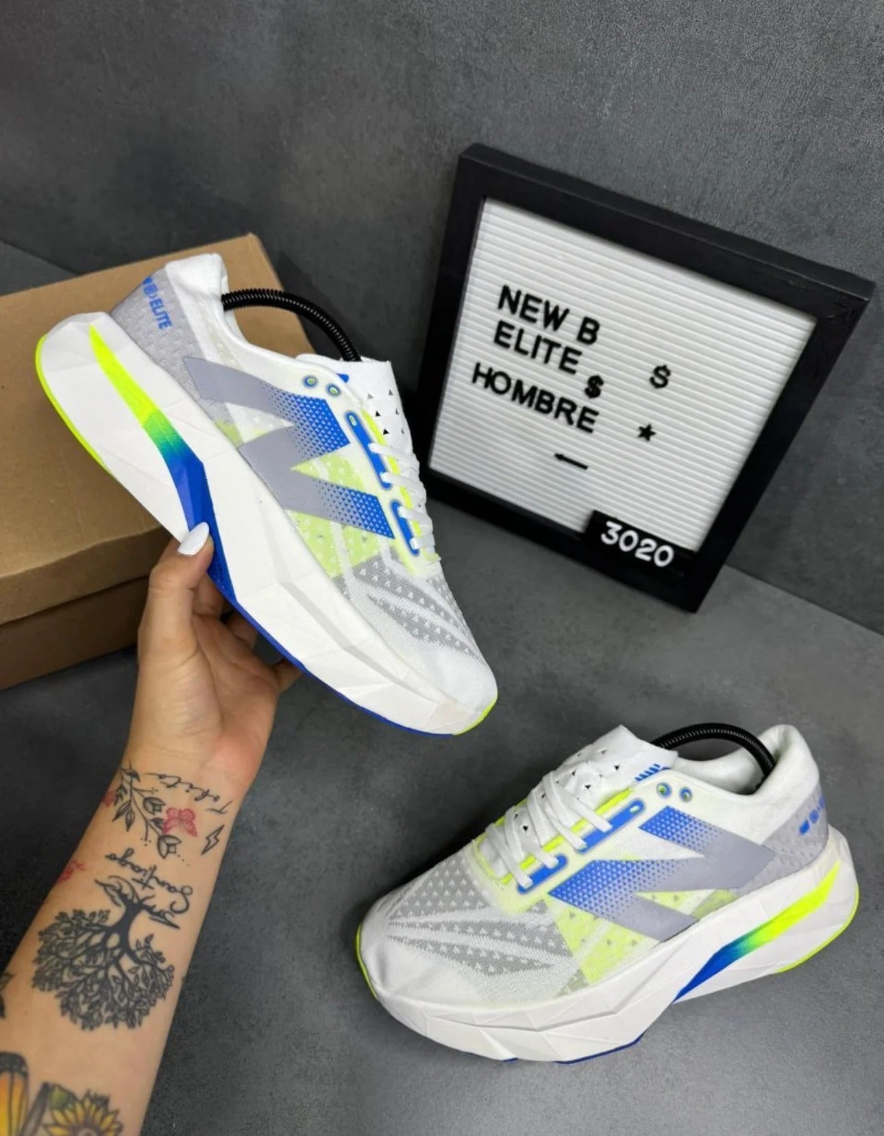 NEW BALANCE ELITE V4 BLANCA/AZUL/VERDE