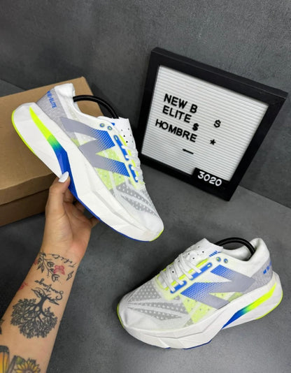 NEW BALANCE ELITE V4 BLANCA/AZUL/VERDE