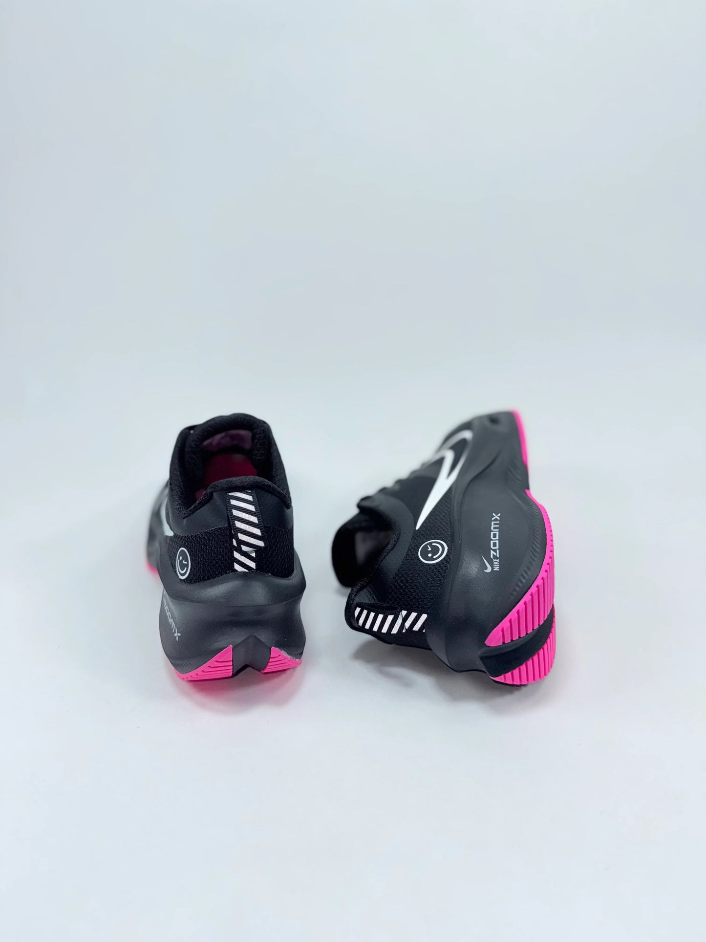 NIKE ZOOM X :) NEGRO/FUCSIA