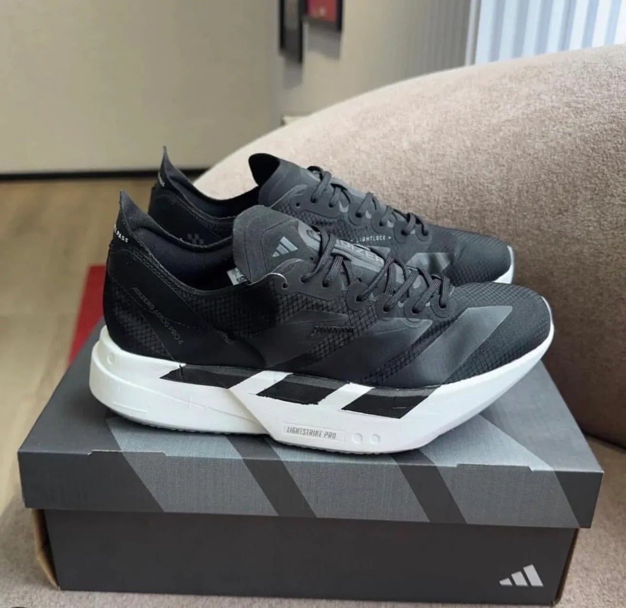 ADIDAS ADIZERO ADIOS PRO 4 NEGRO/LINEAS NEGRAS/BLANCO