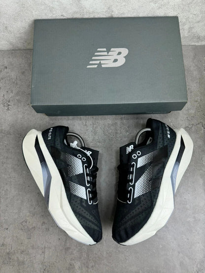 NEW BALANCE ELITE V4  NEGRO/BLANCO