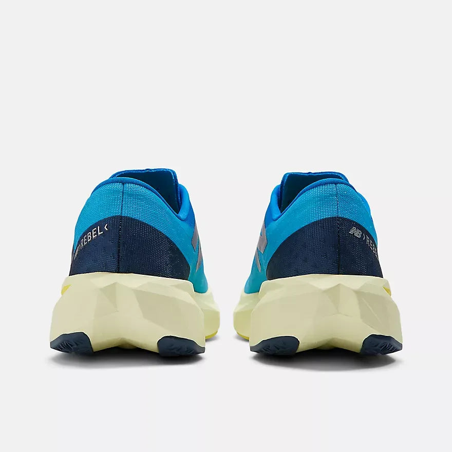 NEW BALANCE ELITE V4 AZUL REY